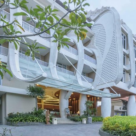 קוטה לומבוק Bedrock Hotel Kuta מראה חיצוני תמונה