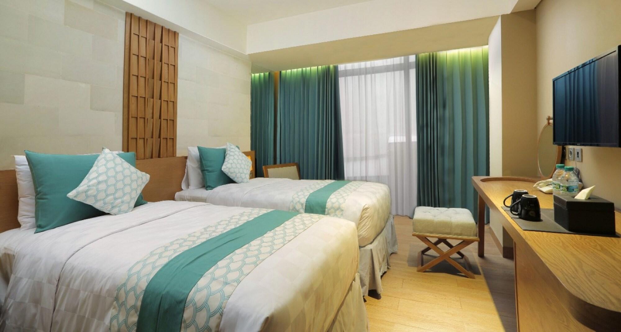 קוטה לומבוק Bedrock Hotel Kuta מראה חיצוני תמונה