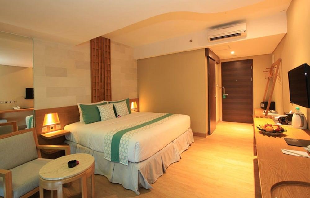 קוטה לומבוק Bedrock Hotel Kuta מראה חיצוני תמונה