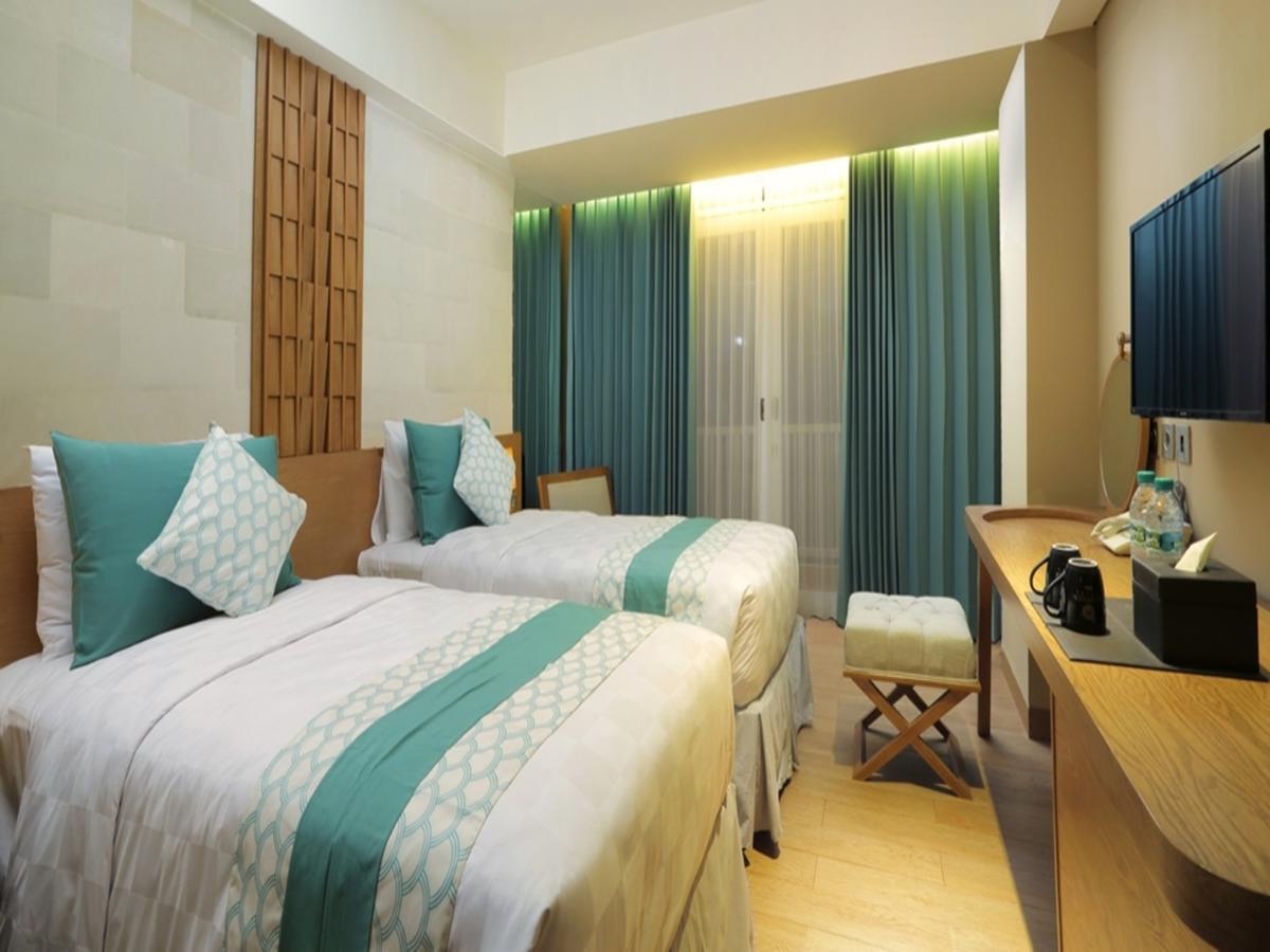 קוטה לומבוק Bedrock Hotel Kuta מראה חיצוני תמונה