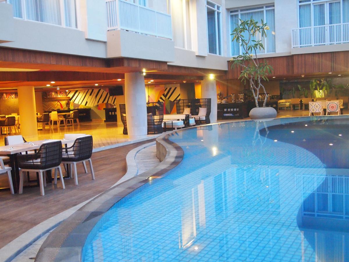 קוטה לומבוק Bedrock Hotel Kuta מראה חיצוני תמונה