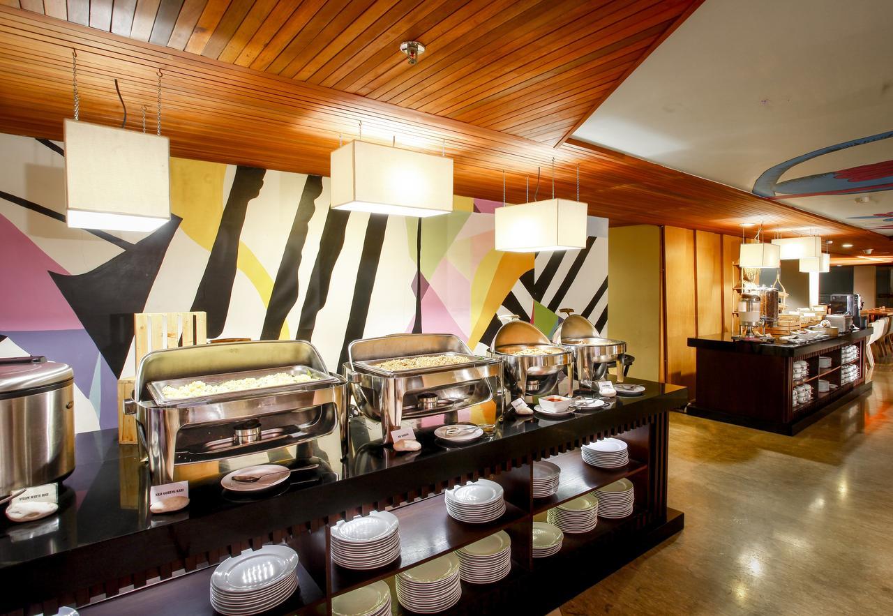קוטה לומבוק Bedrock Hotel Kuta מראה חיצוני תמונה
