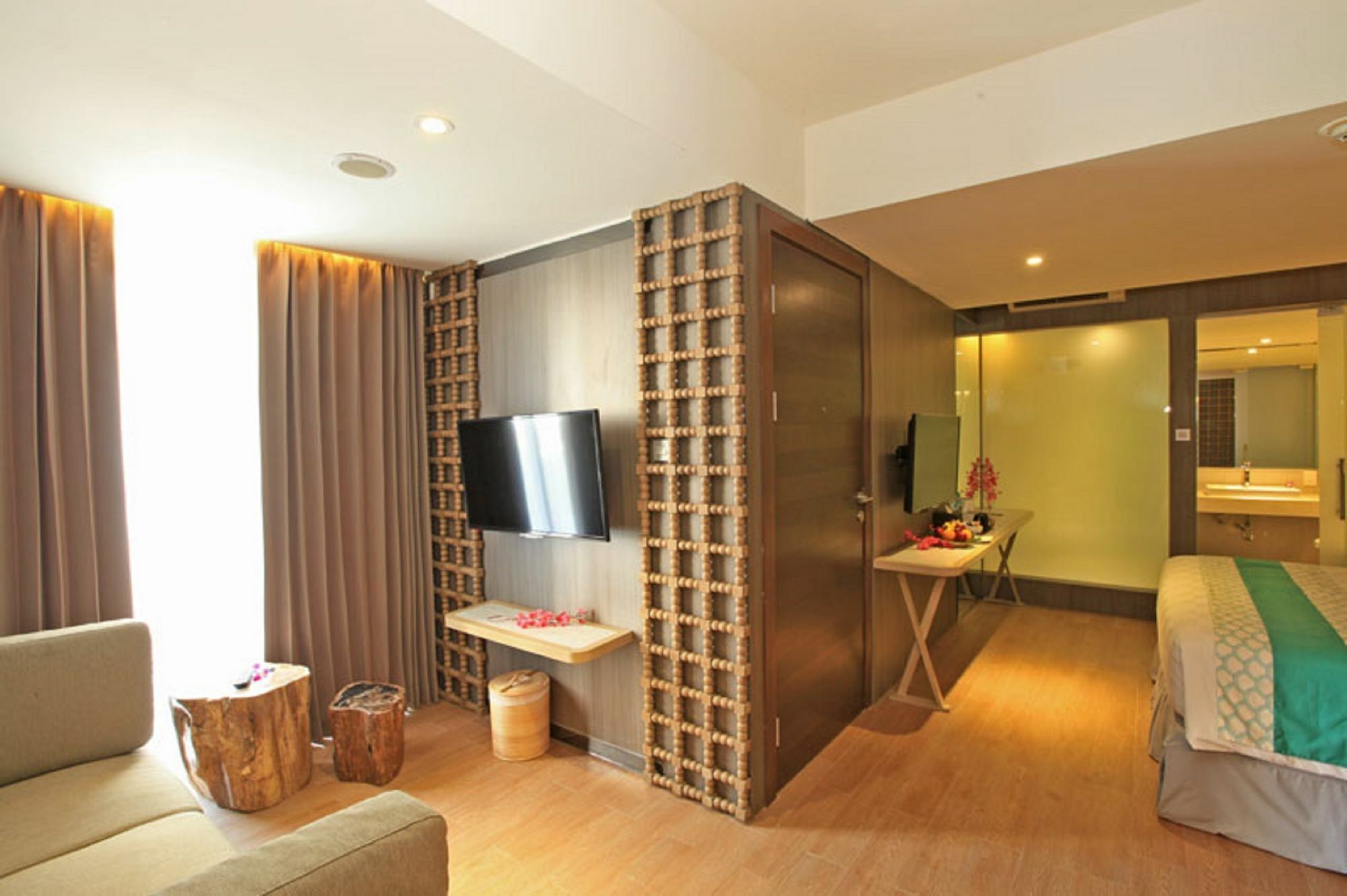 קוטה לומבוק Bedrock Hotel Kuta מראה חיצוני תמונה