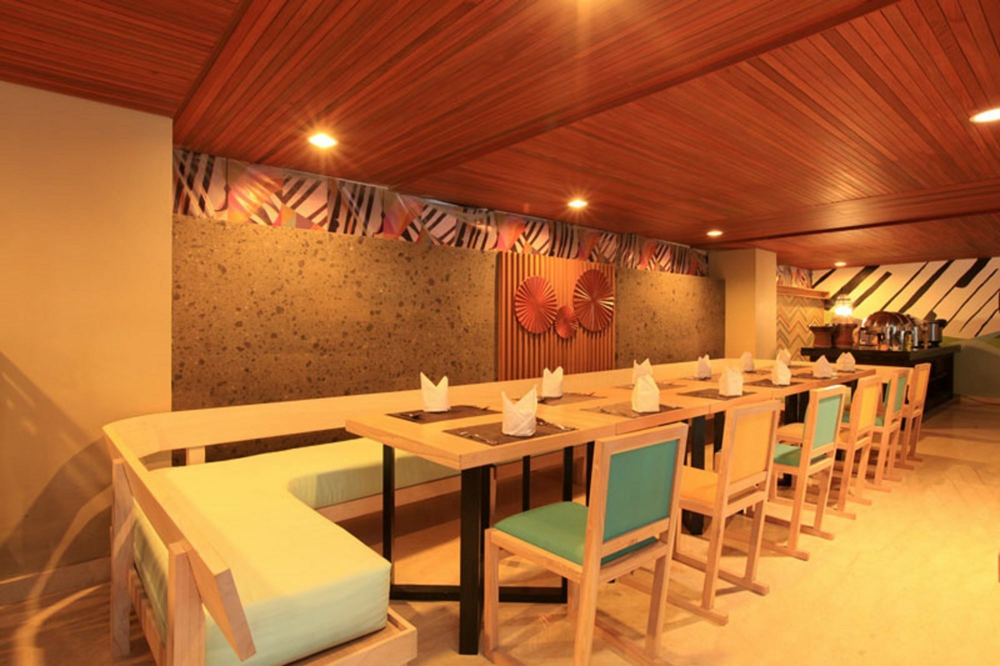 קוטה לומבוק Bedrock Hotel Kuta מראה חיצוני תמונה