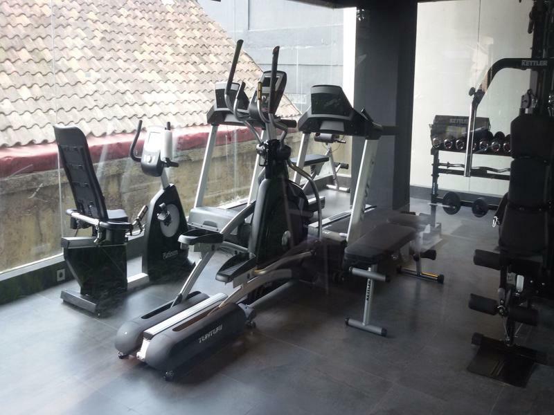 קוטה לומבוק Bedrock Hotel Kuta מראה חיצוני תמונה