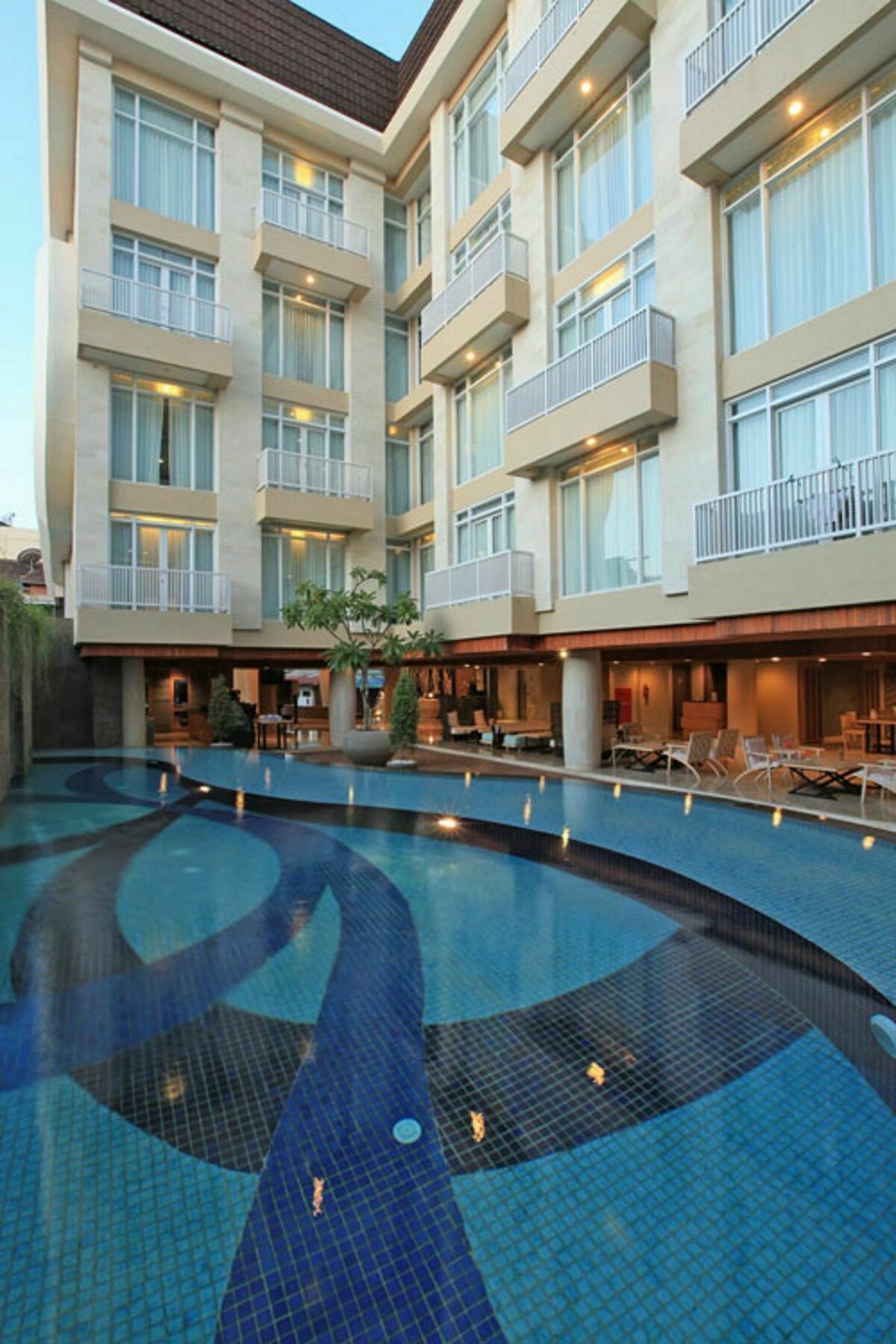 קוטה לומבוק Bedrock Hotel Kuta מראה חיצוני תמונה