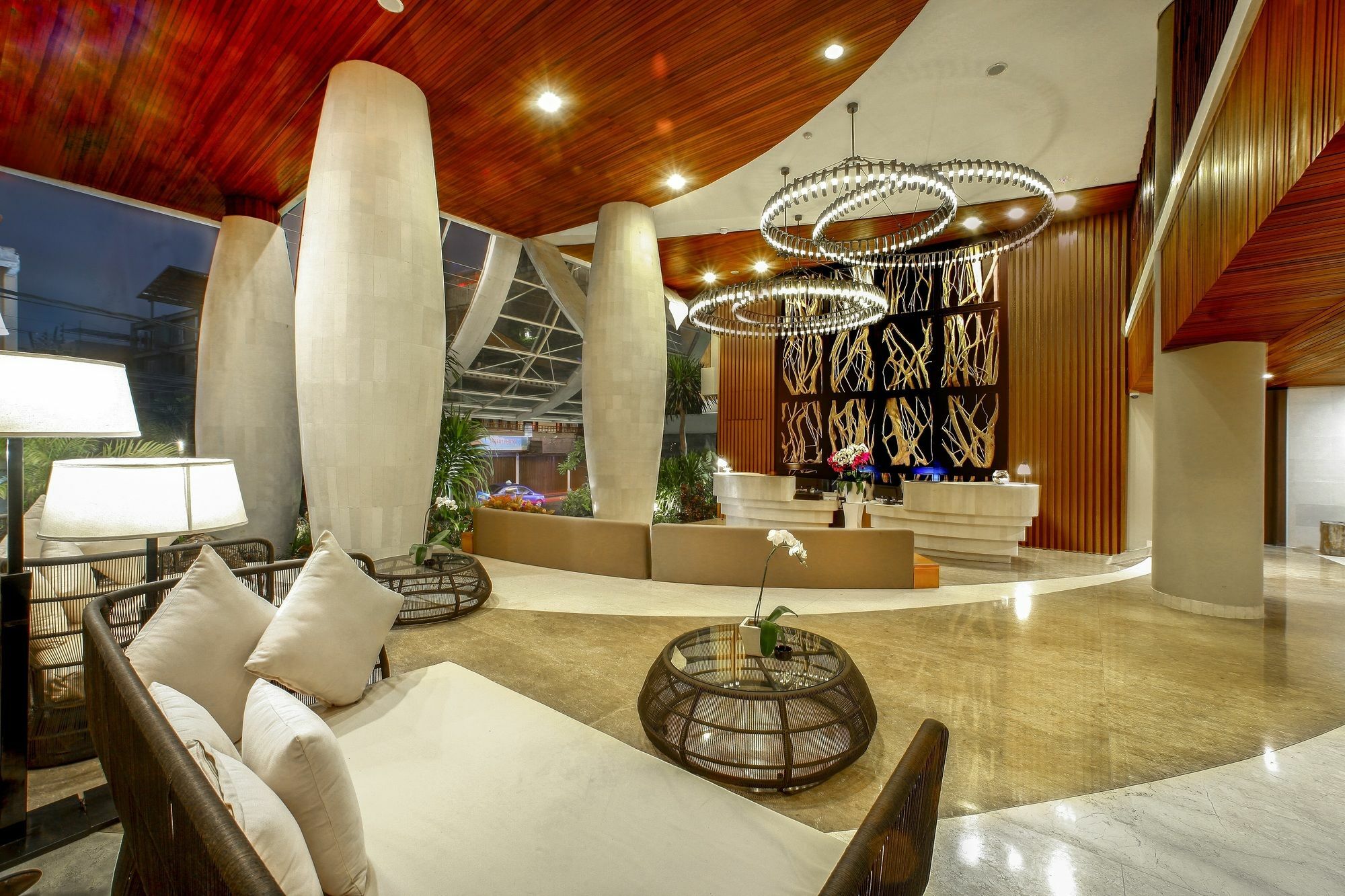 קוטה לומבוק Bedrock Hotel Kuta מראה חיצוני תמונה