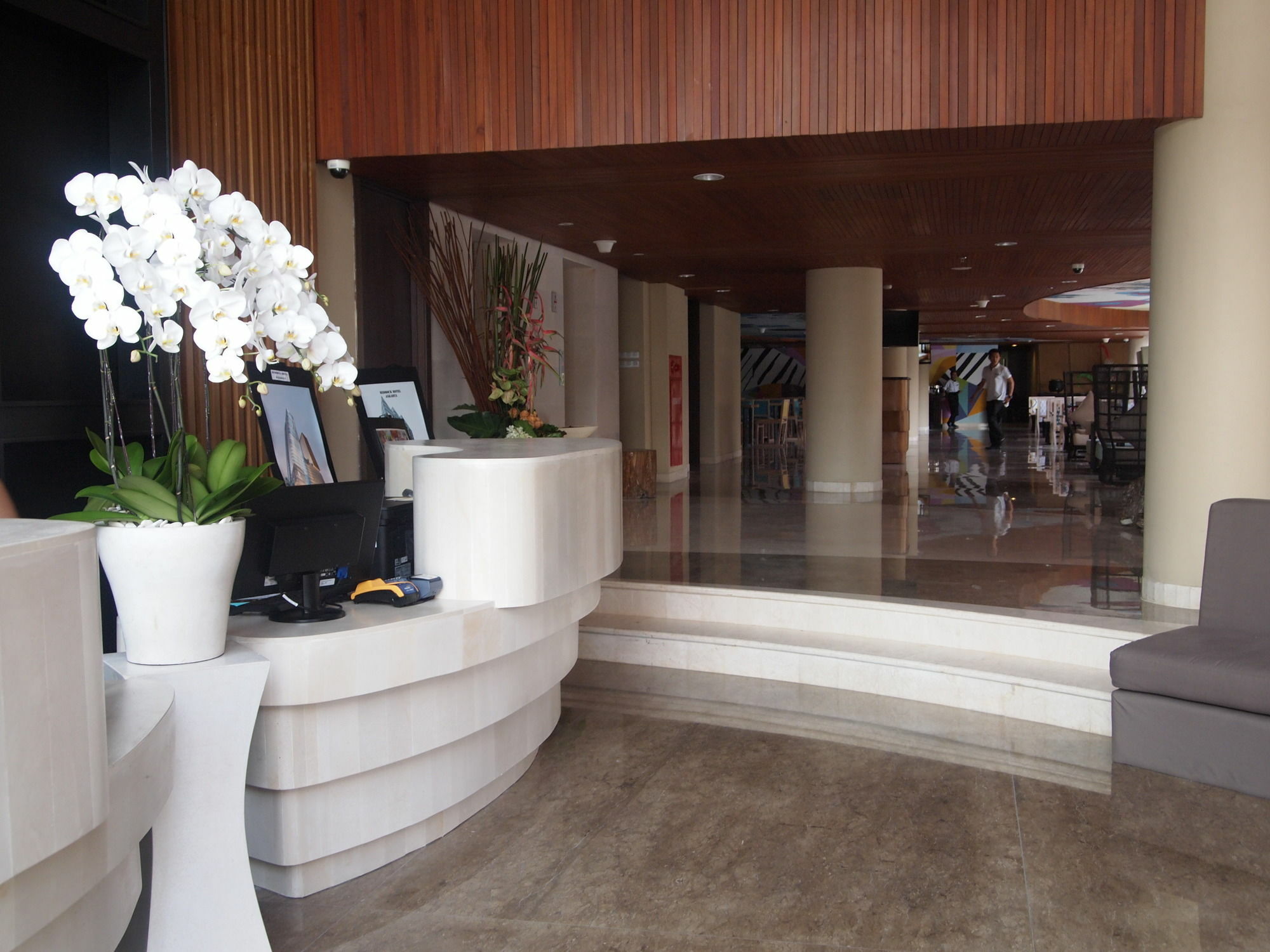קוטה לומבוק Bedrock Hotel Kuta מראה חיצוני תמונה