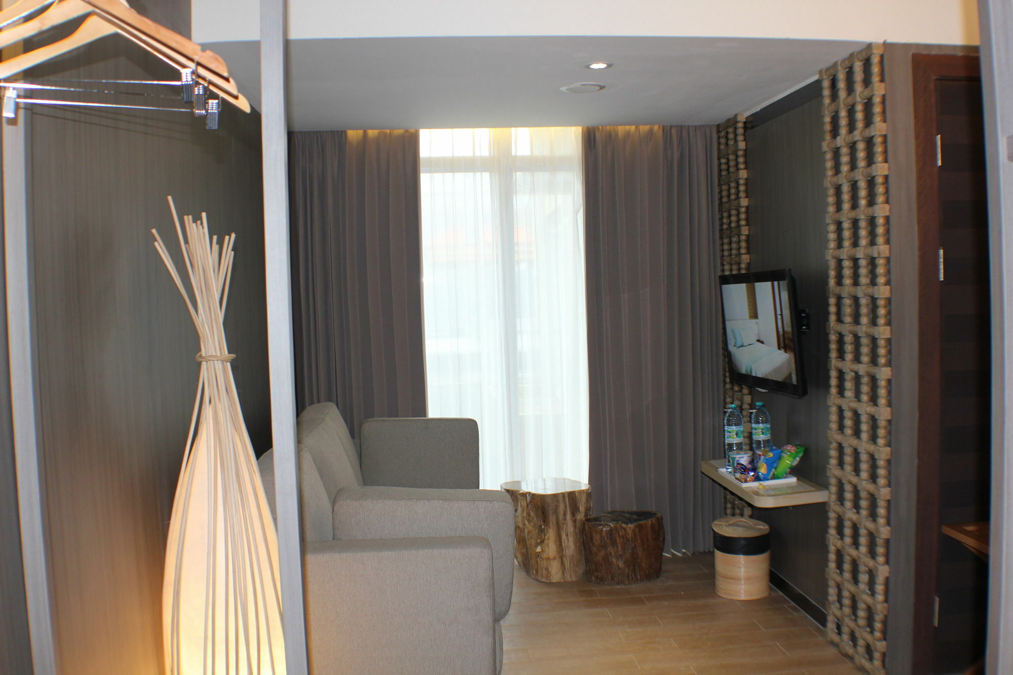 קוטה לומבוק Bedrock Hotel Kuta מראה חיצוני תמונה